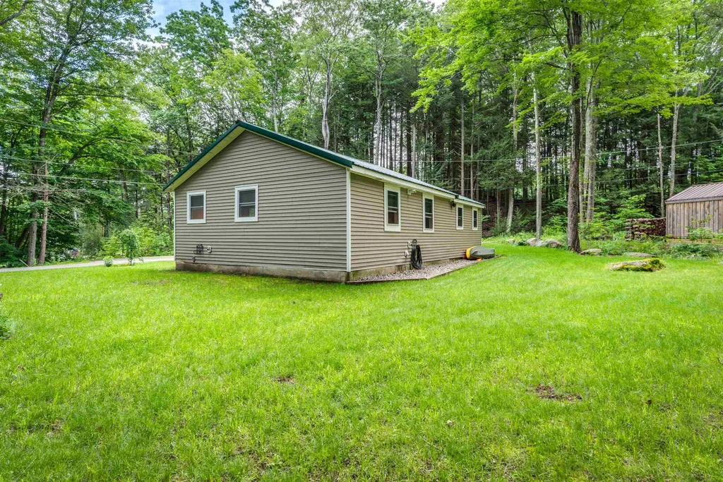 17 Merlin Road Farmington NH 03835