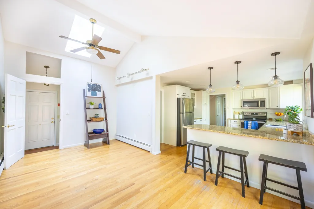 15 Kimberly Drive North Hampton NH 03862