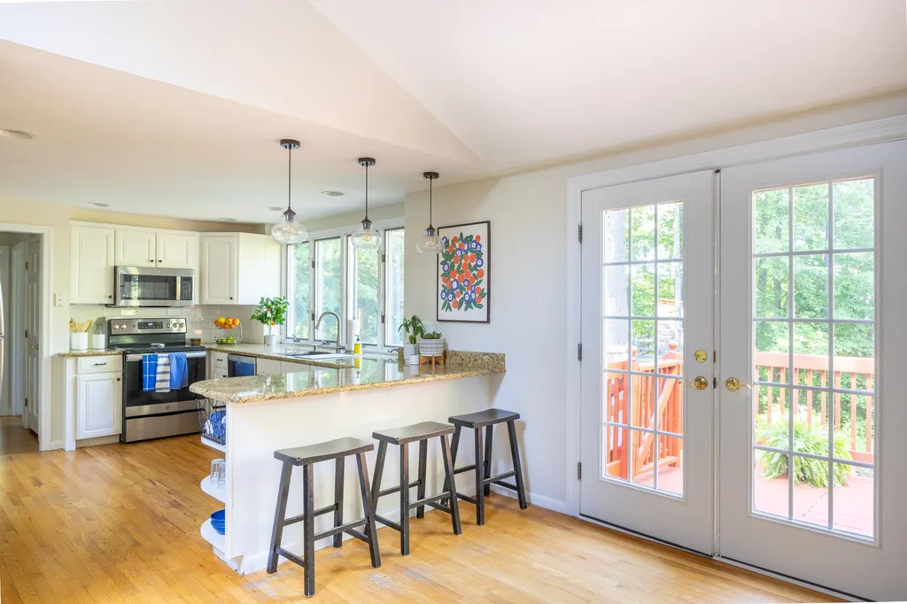 15 Kimberly Drive North Hampton NH 03862