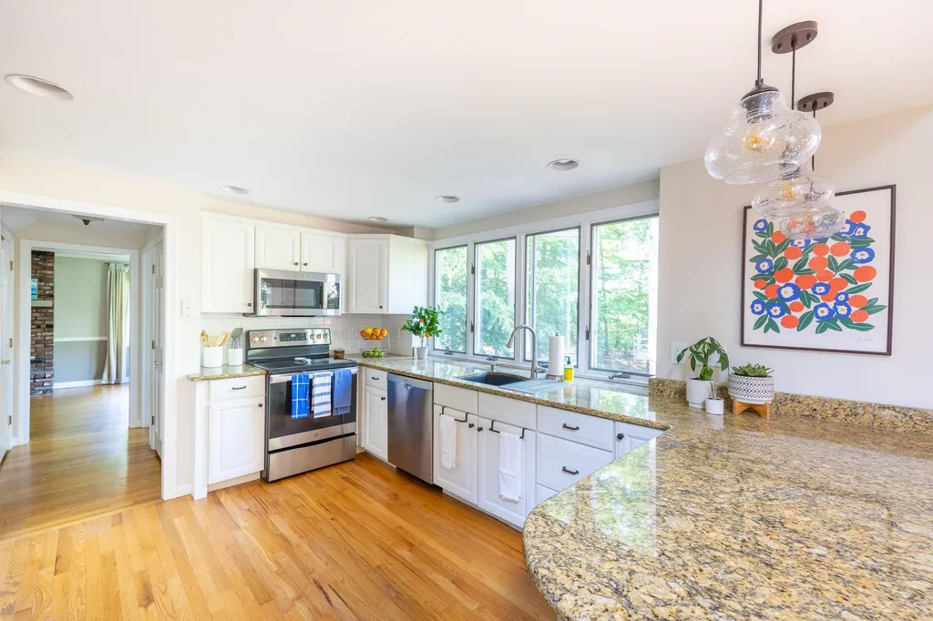 15 Kimberly Drive North Hampton NH 03862