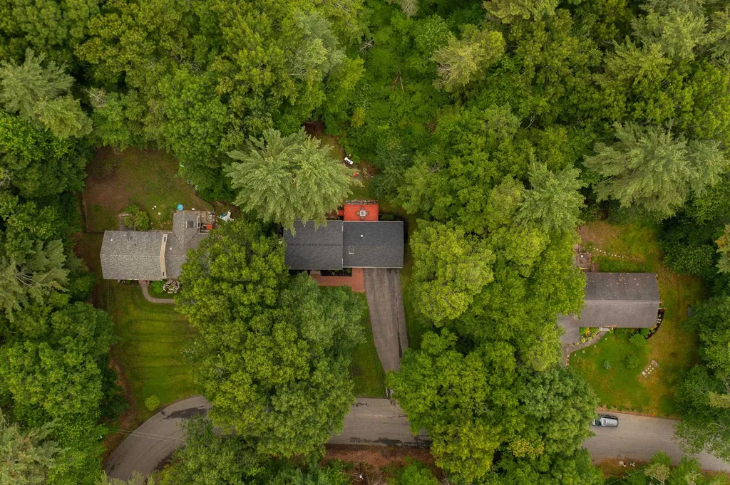 15 Kimberly Drive North Hampton NH 03862
