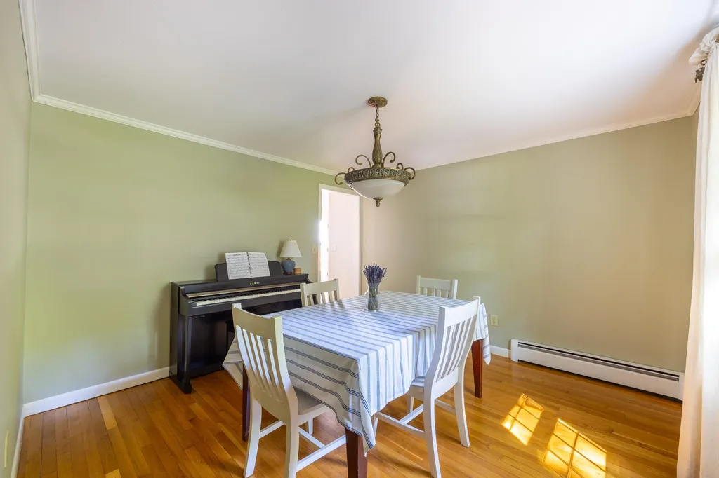 15 Kimberly Drive North Hampton NH 03862