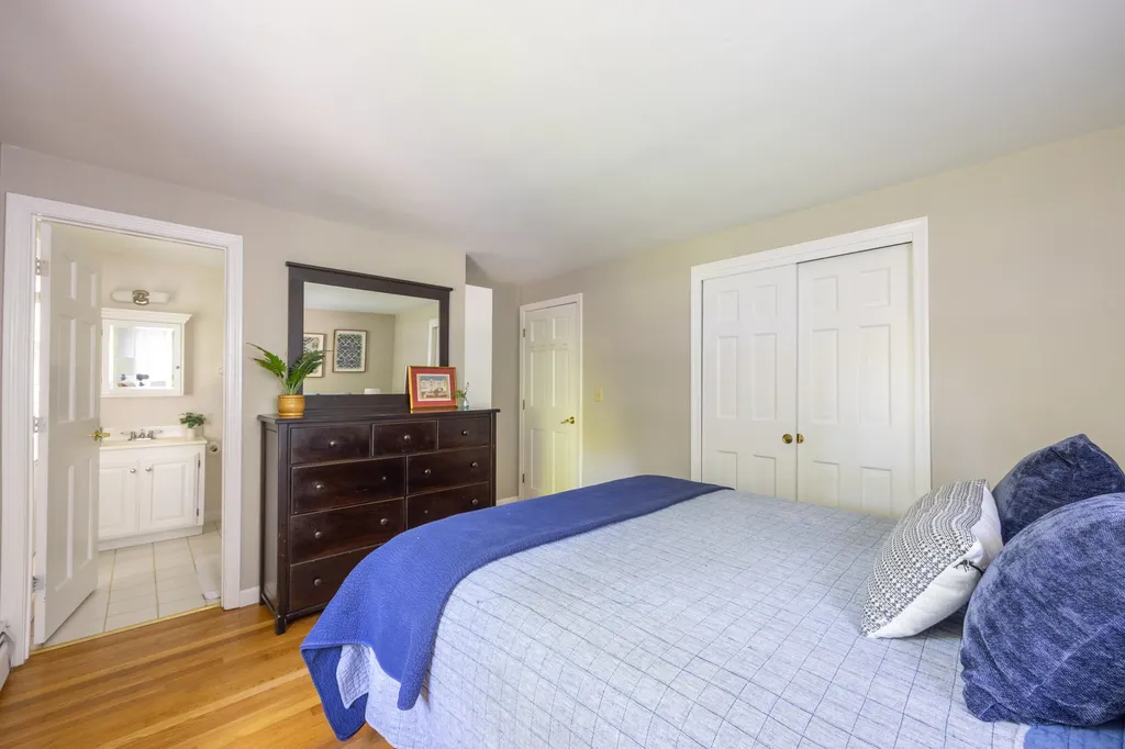 15 Kimberly Drive North Hampton NH 03862