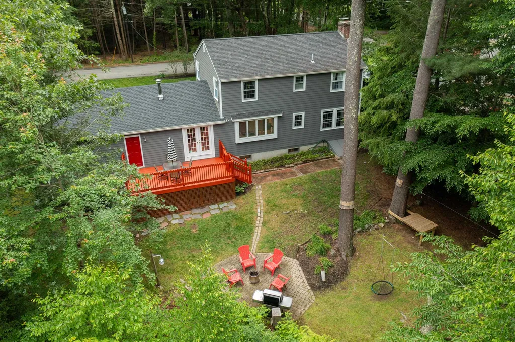15 Kimberly Drive North Hampton NH 03862