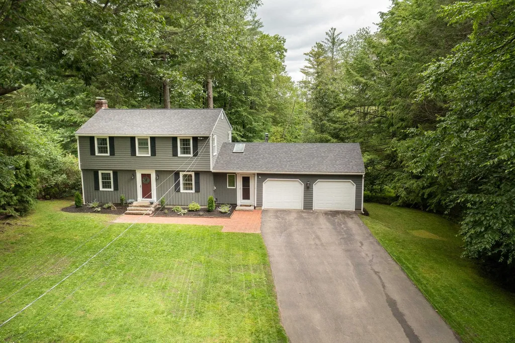 15 Kimberly Drive North Hampton NH 03862
