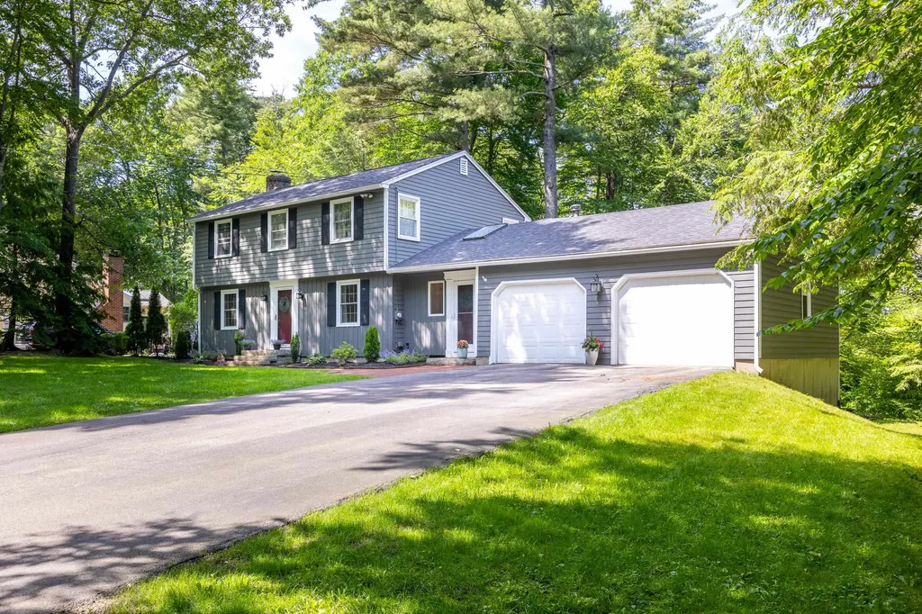 15 Kimberly Drive North Hampton NH 03862