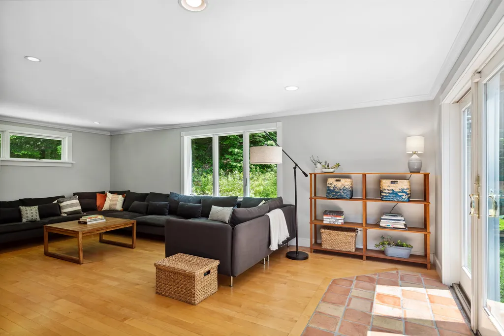 24 Low Road Hanover NH 03755