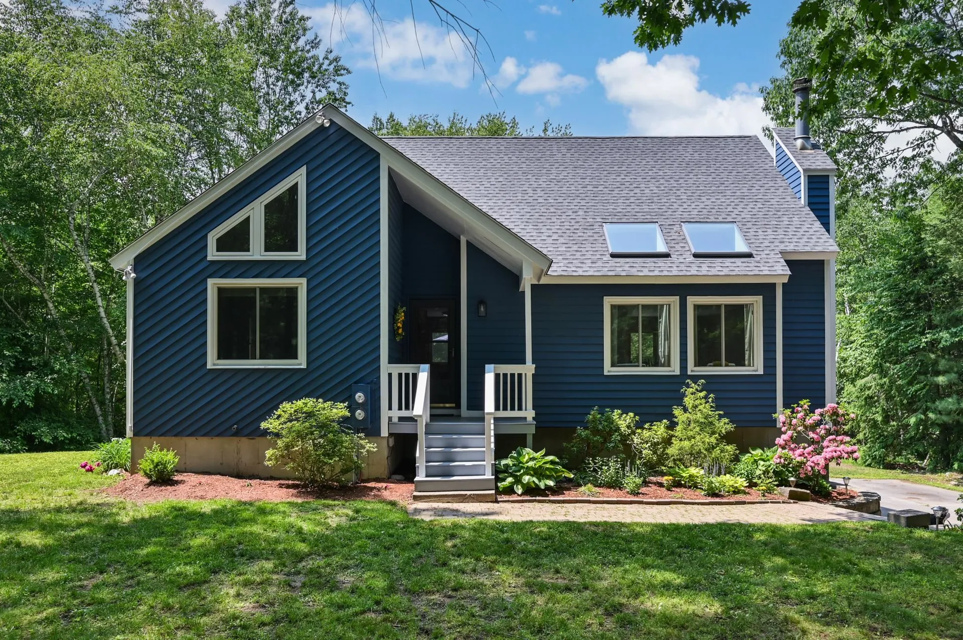 30 Seasons Lane Londonderry NH 03053