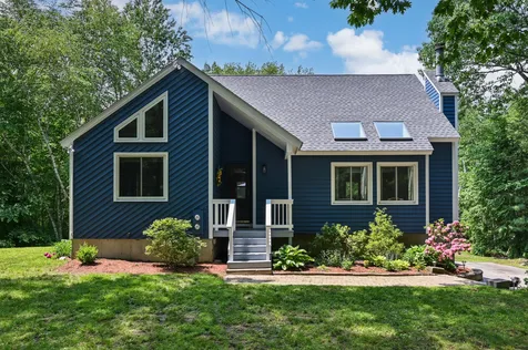 30 Seasons Lane Londonderry NH 03053