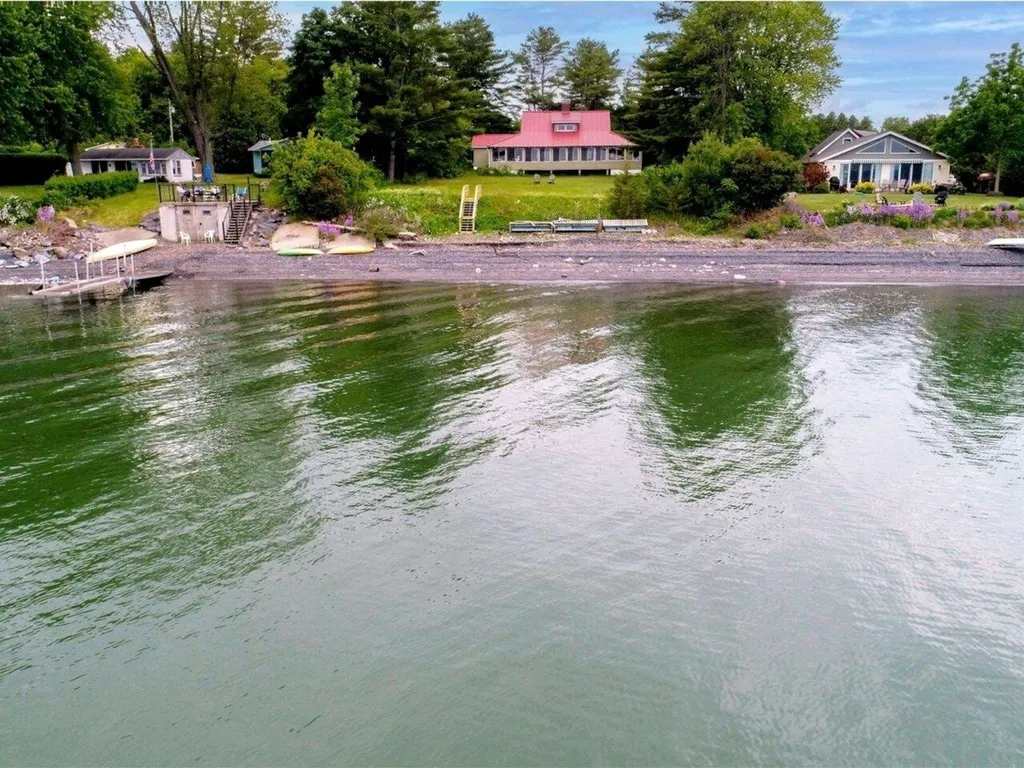804 Tri-town Road Addison VT 05491