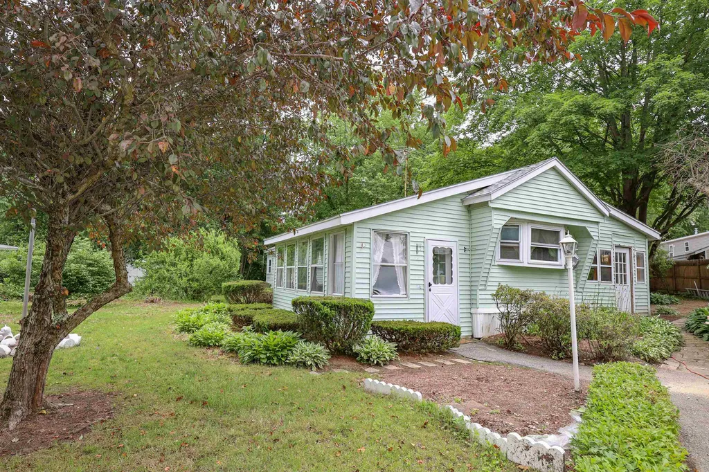 10 Bonny Street Nashua NH 03062