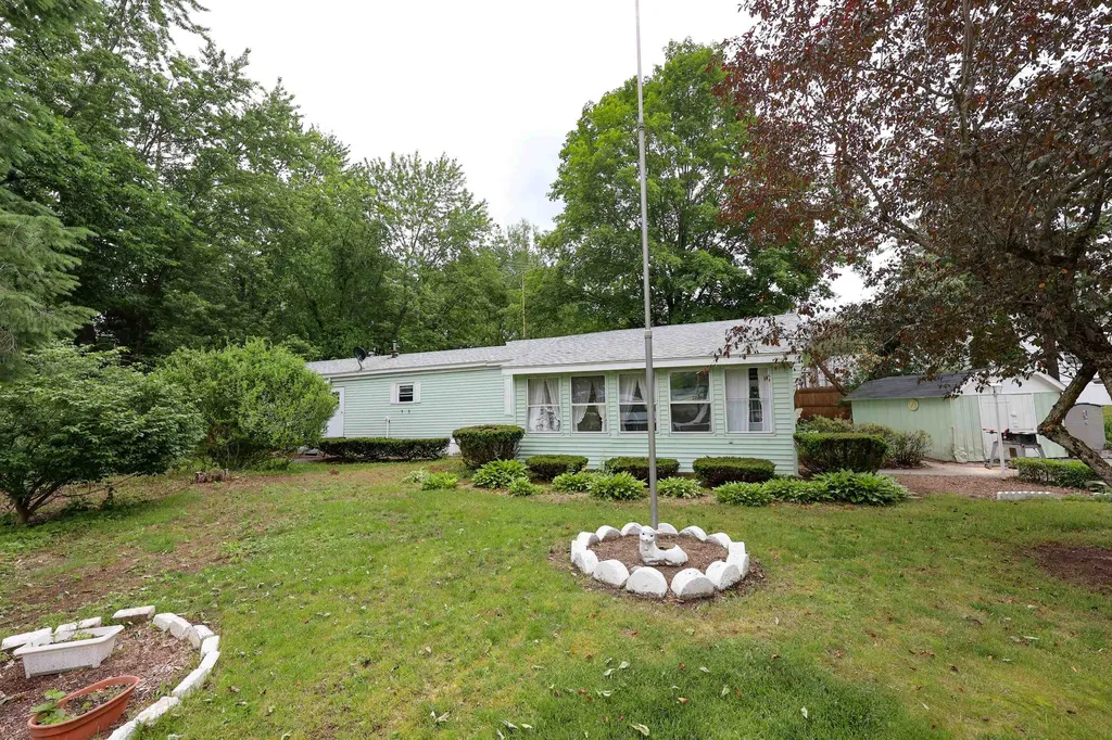 10 Bonny Street Nashua NH 03062