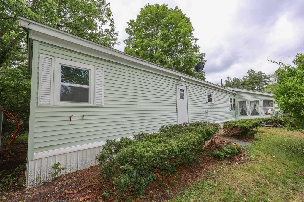 10 Bonny Street Nashua NH 03062