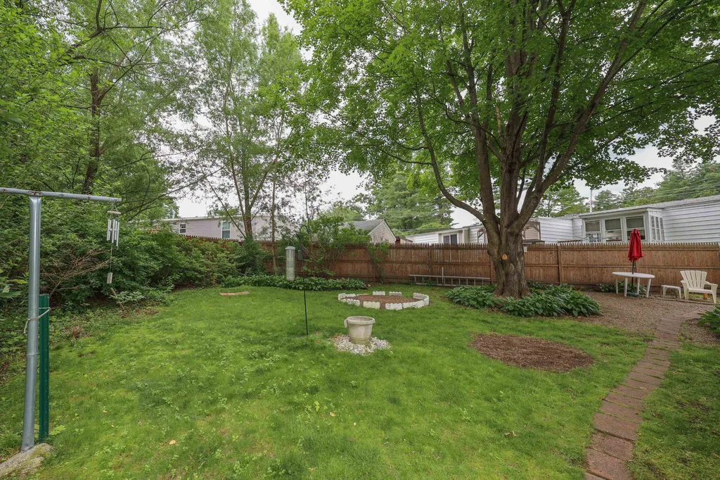 10 Bonny Street Nashua NH 03062