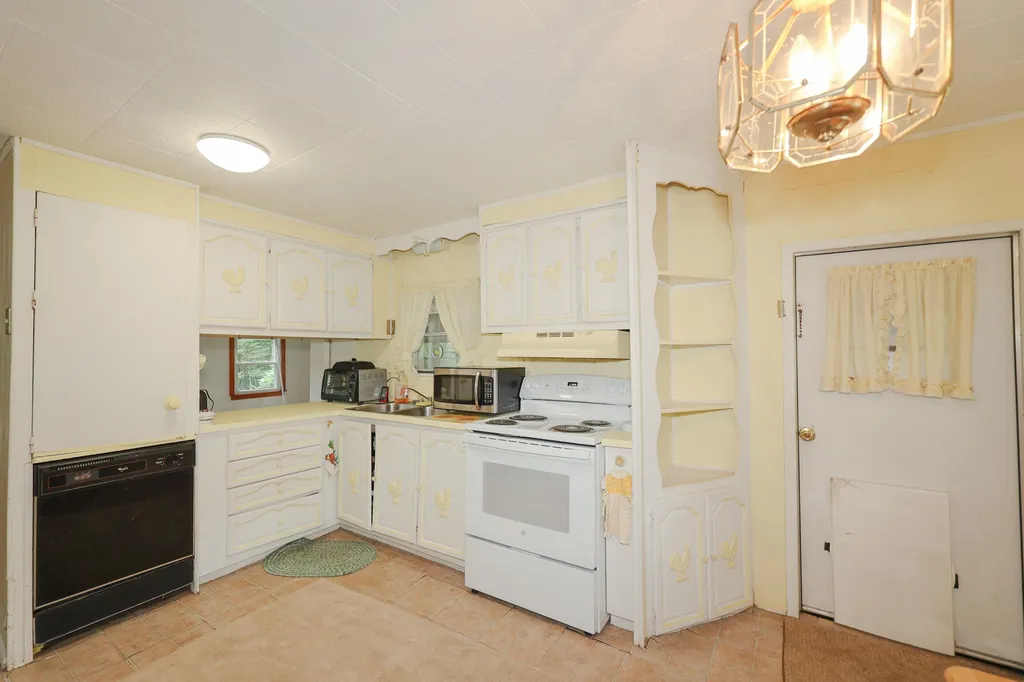 10 Bonny Street Nashua NH 03062