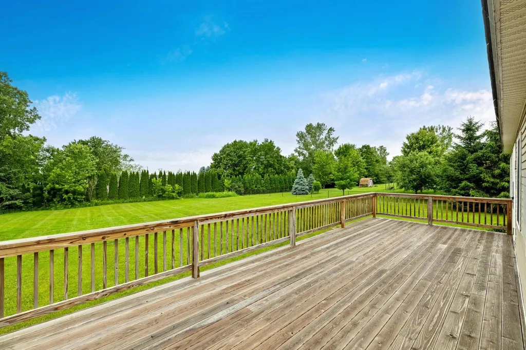 245 Sunset View Lane Isle La Motte VT 05463