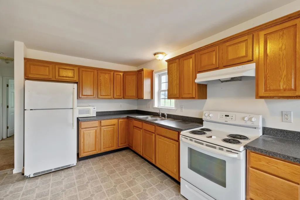 245 Sunset View Lane Isle La Motte VT 05463
