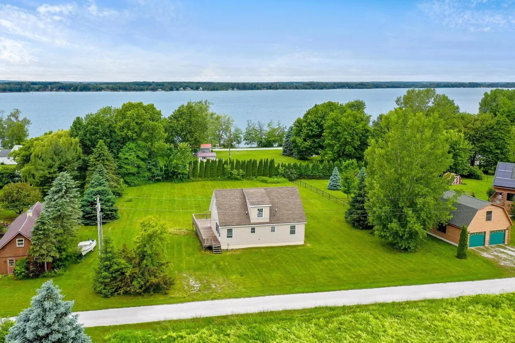 245 Sunset View Lane Isle La Motte VT 05463