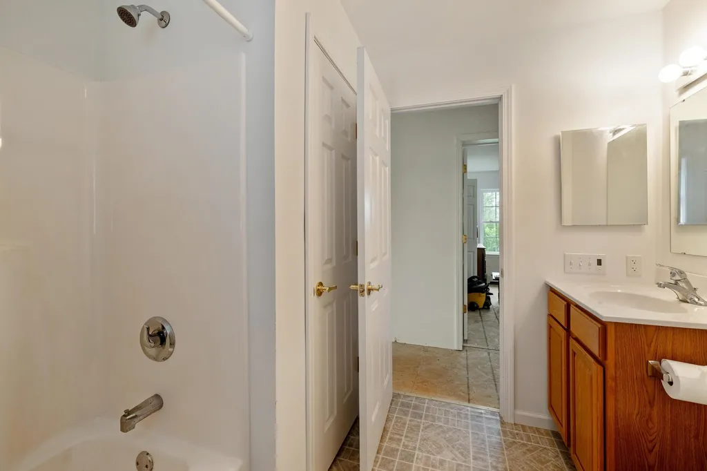 245 Sunset View Lane Isle La Motte VT 05463