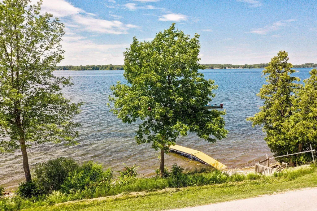 245 Sunset View Lane Isle La Motte VT 05463