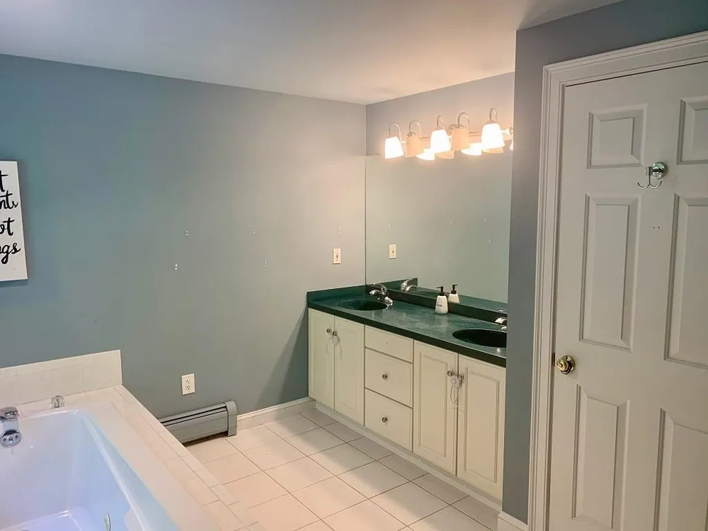 5 Meader Lane Durham NH 03824