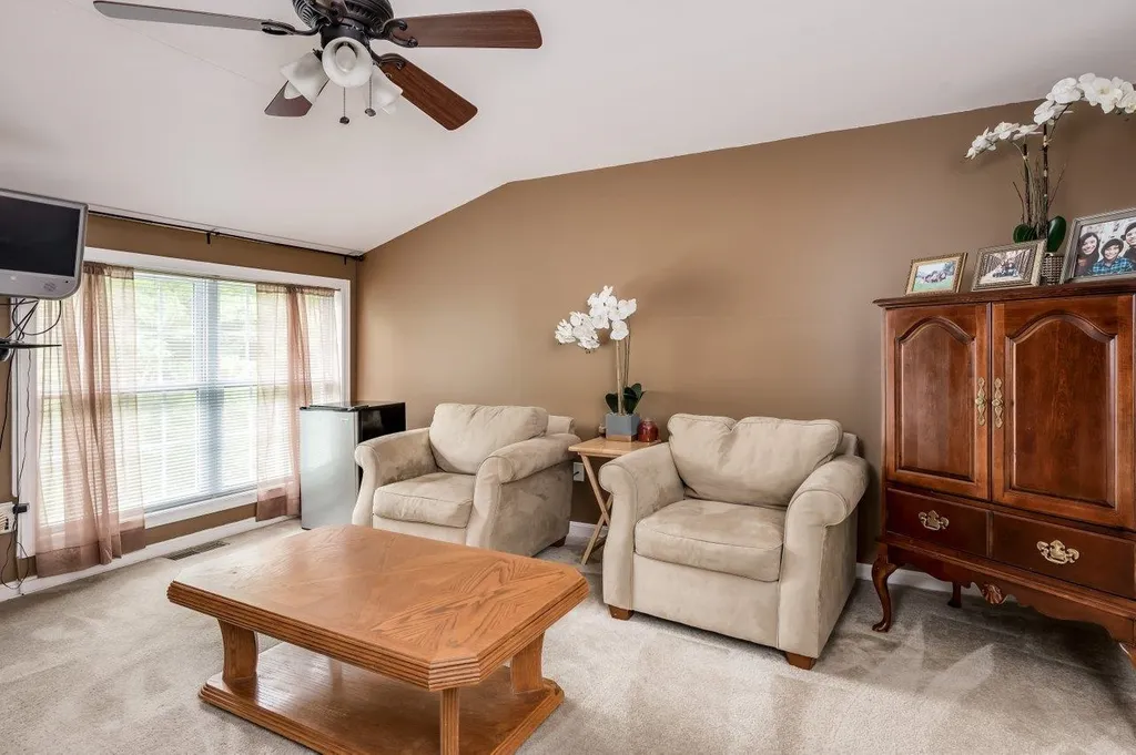 19 Buck Circle Danville NH 03819