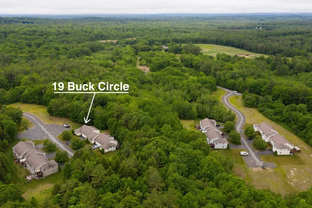 19 Buck Circle Danville NH 03819