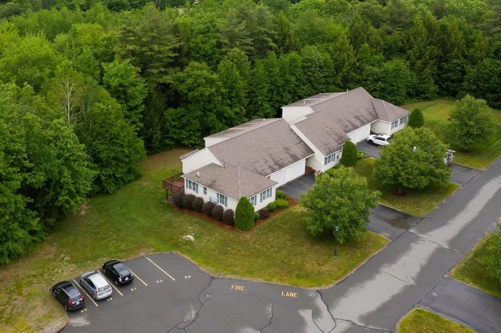 19 Buck Circle Danville NH 03819