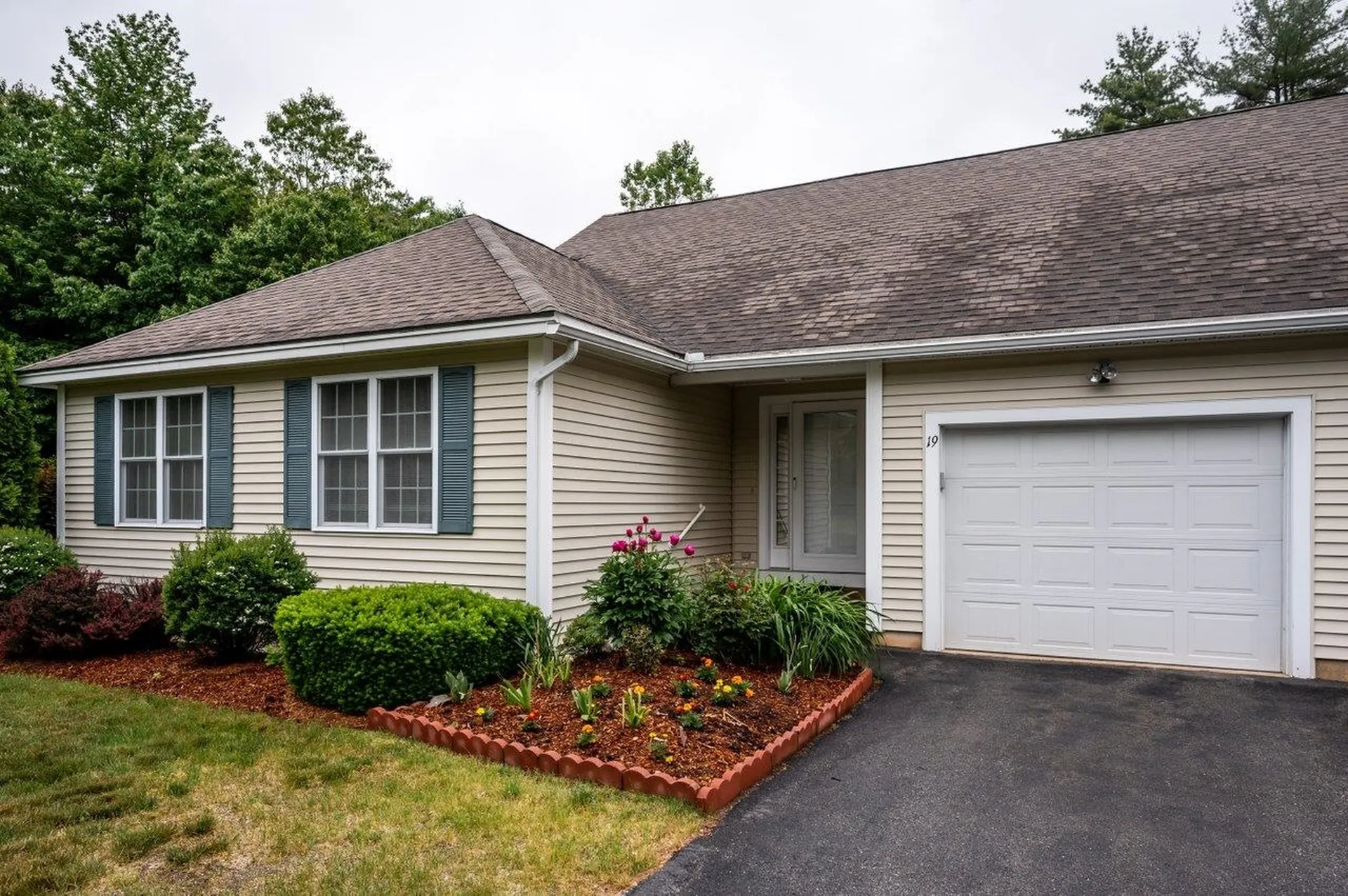 19 Buck Circle Danville NH 03819
