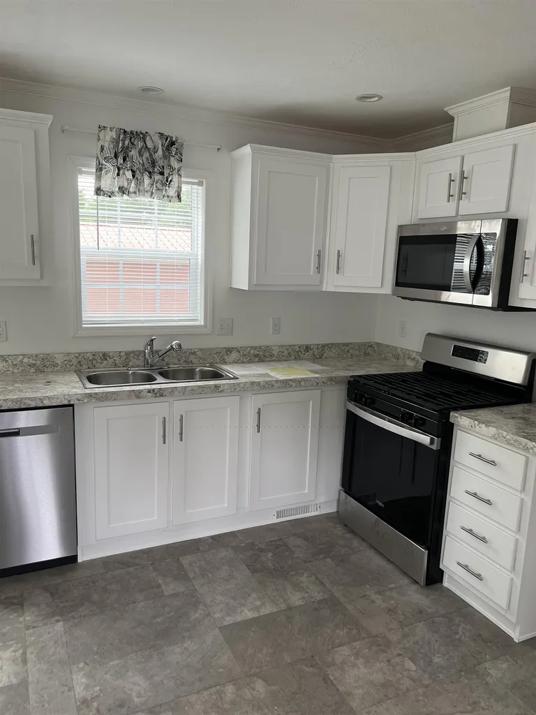4 Pine Street Hinsdale NH 03451
