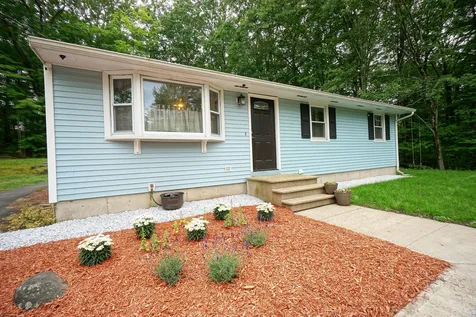 5 Darlene Drive Raymond NH 03077