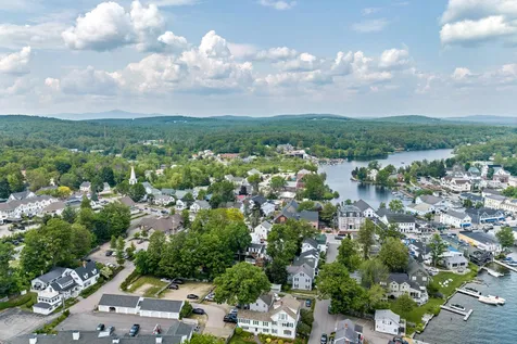 29 Lake Street Wolfeboro NH 03894