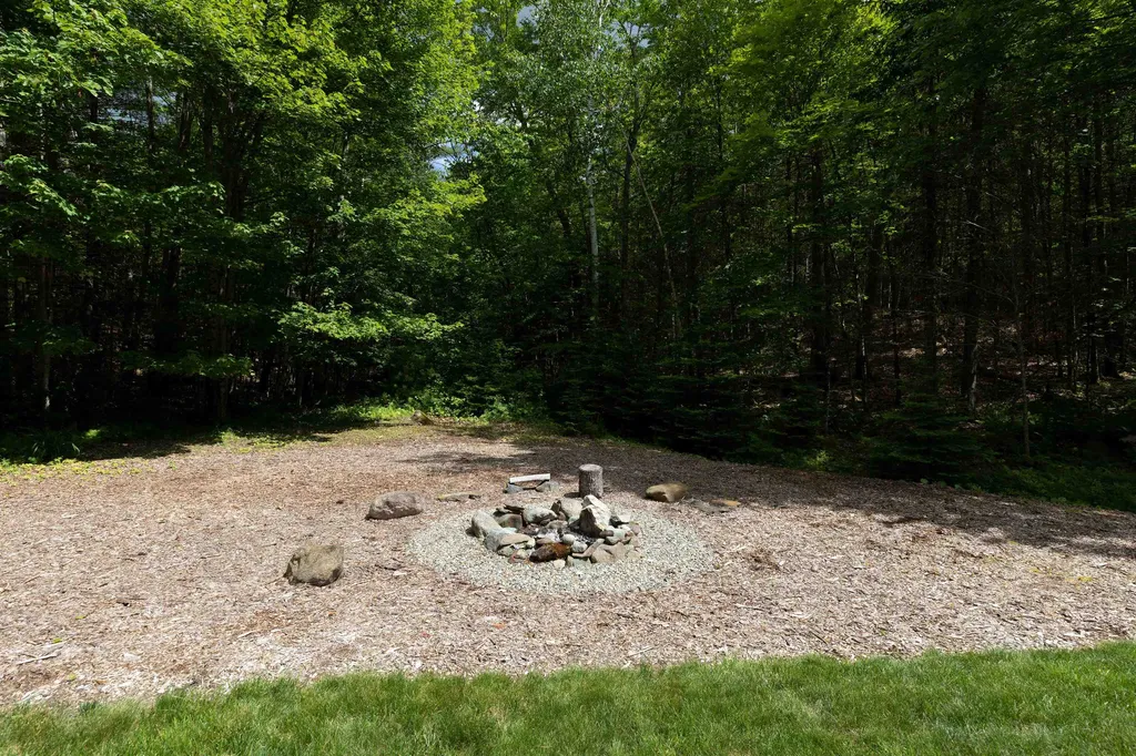442 Archertown Road Orford NH 03777