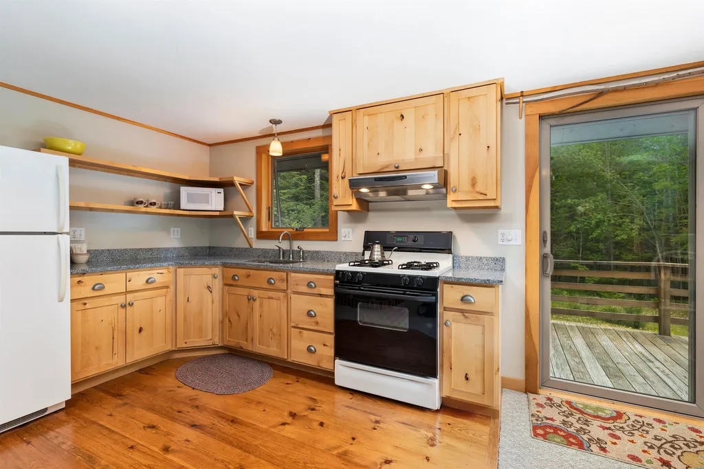 442 Archertown Road Orford NH 03777