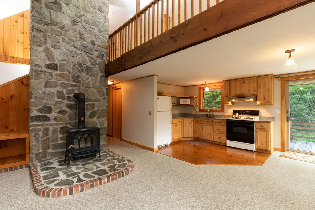 442 Archertown Road Orford NH 03777