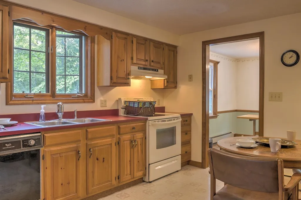 60 Partridgeberry Lane Swanzey NH 03446