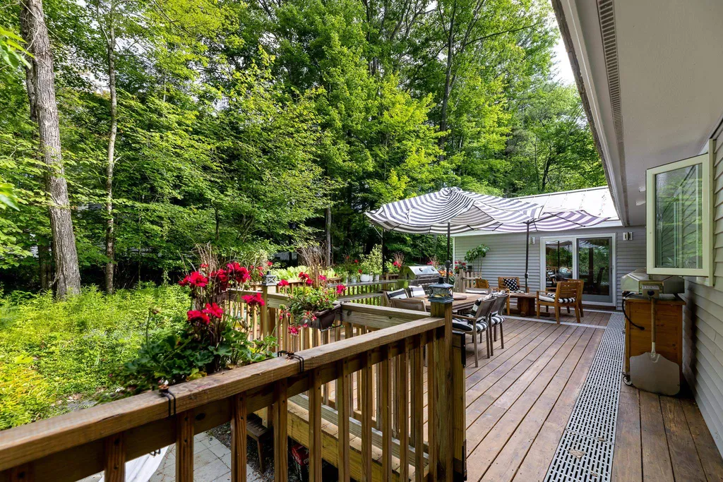 16 Wildwood Drive Lebanon NH 03784