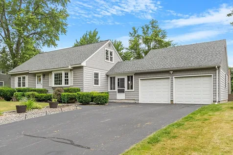 10 Upstone Drive Nashua NH 03063