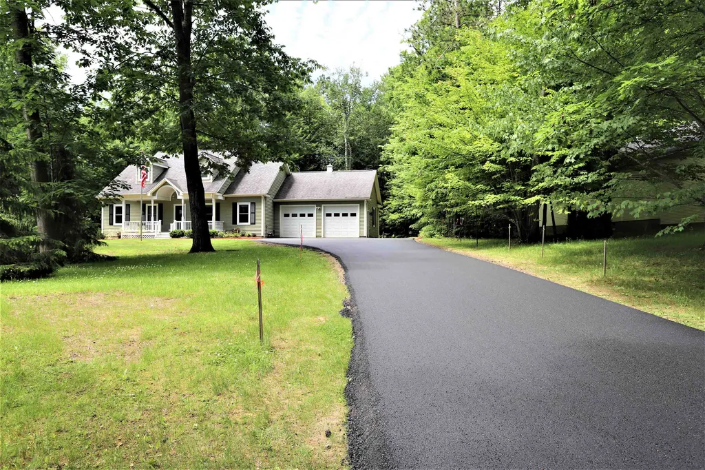 9 Clover Lane Newport City VT 05855