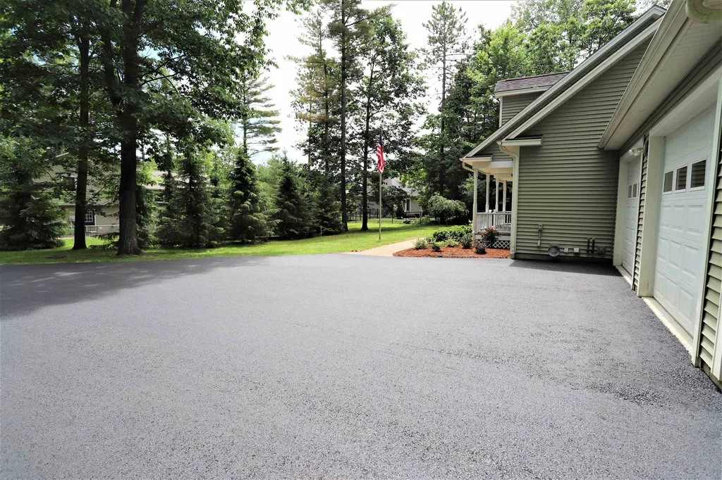 9 Clover Lane Newport City VT 05855