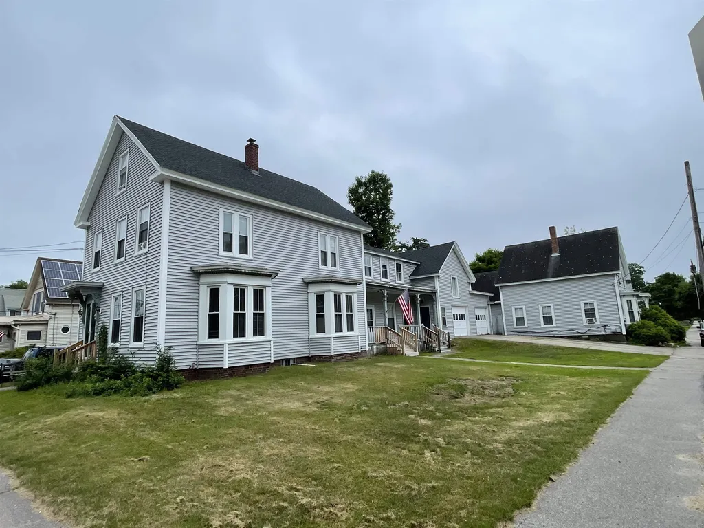 35 Oak Street Laconia NH 03246