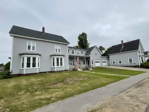 35 Oak Street Laconia NH 03246