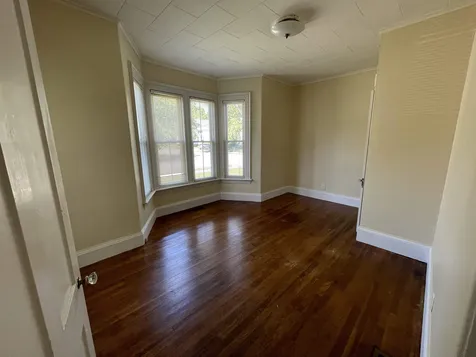 35 Oak Street Laconia NH 03246