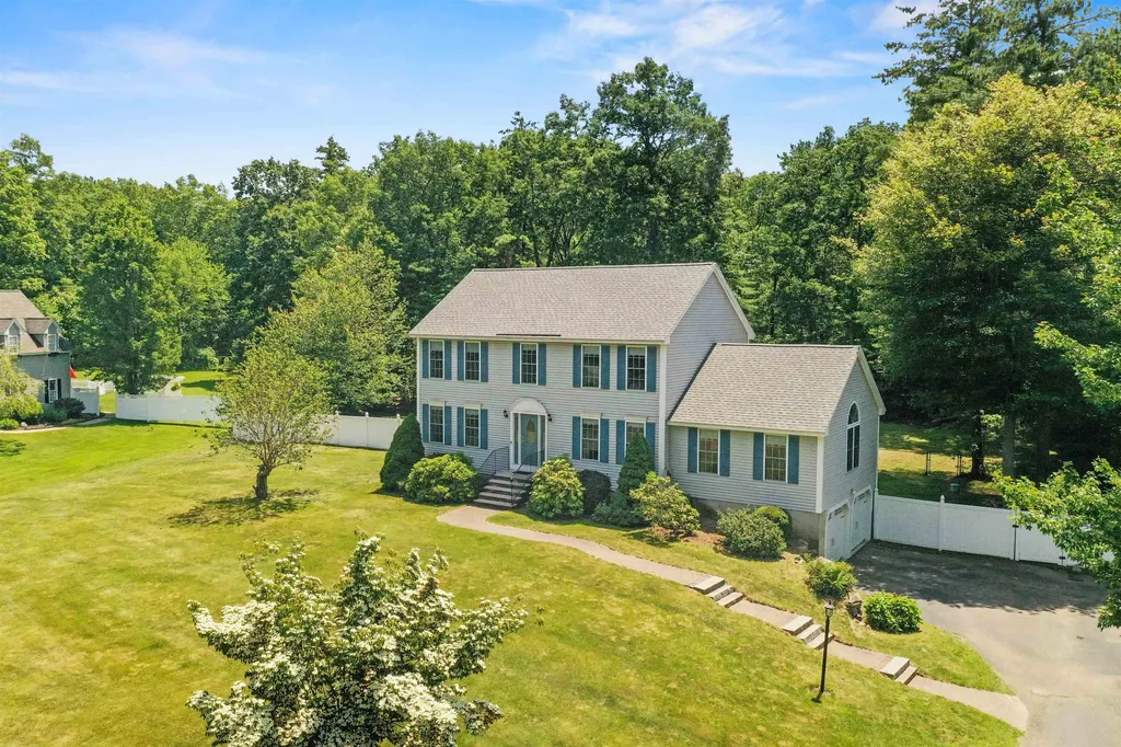 14 Coventry Lane Salem NH 03079