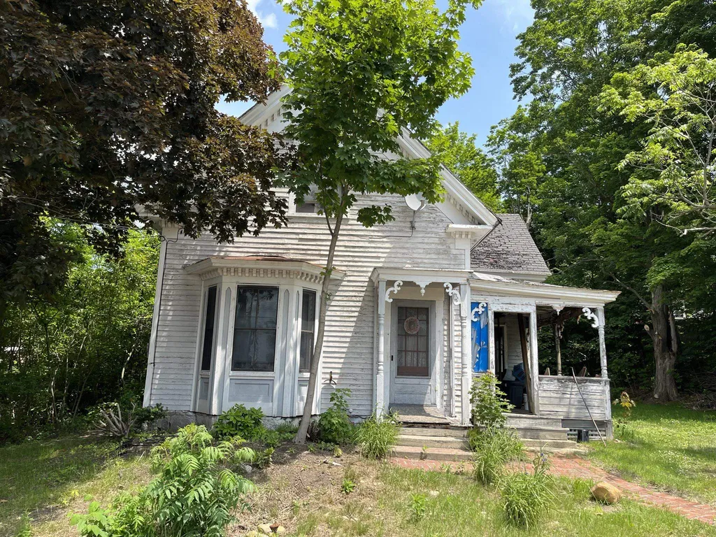 29 Ayles Court Franklin NH 03235