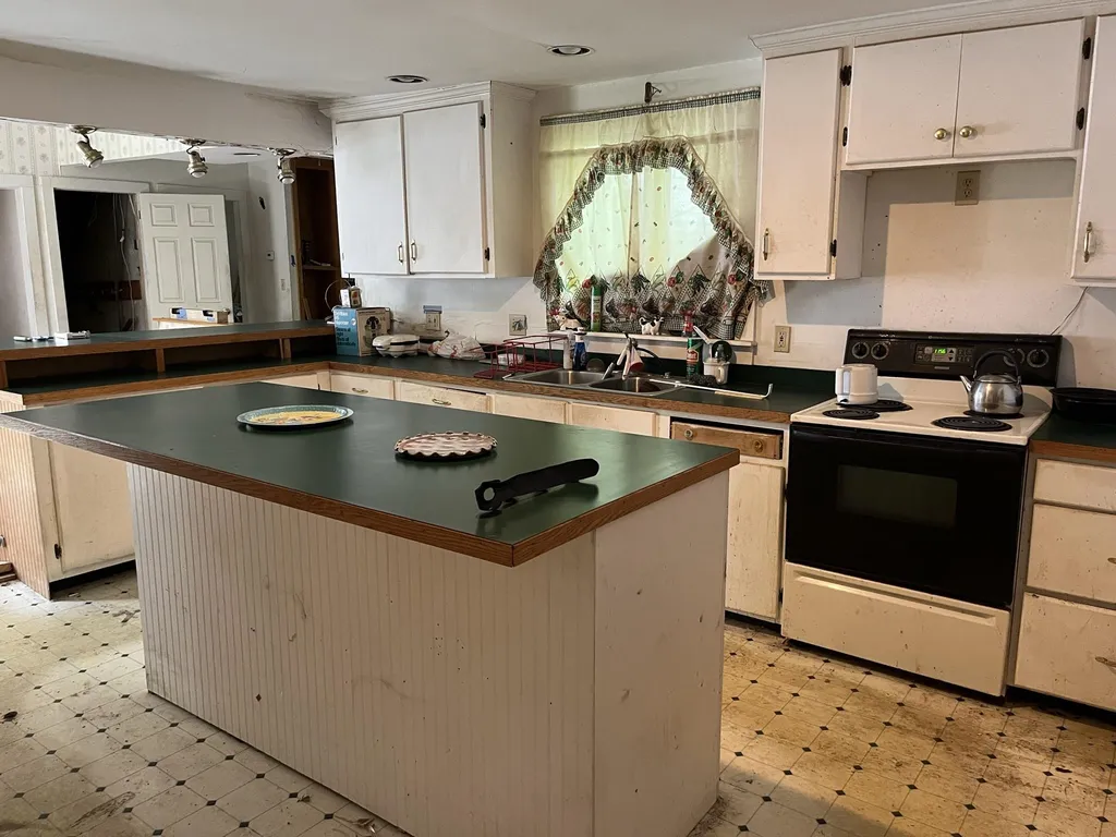 29 Ayles Court Franklin NH 03235