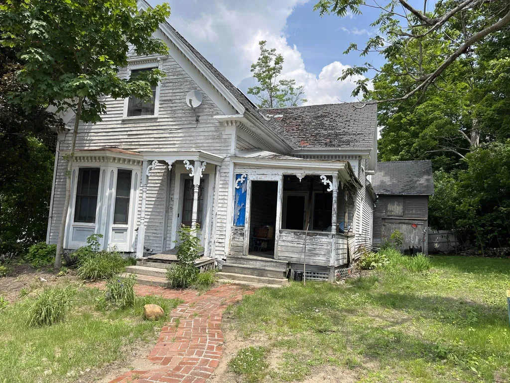 29 Ayles Court Franklin NH 03235