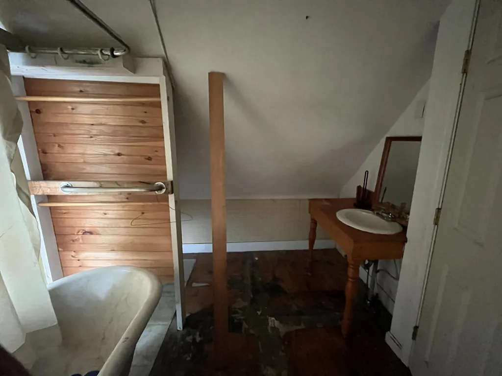 29 Ayles Court Franklin NH 03235