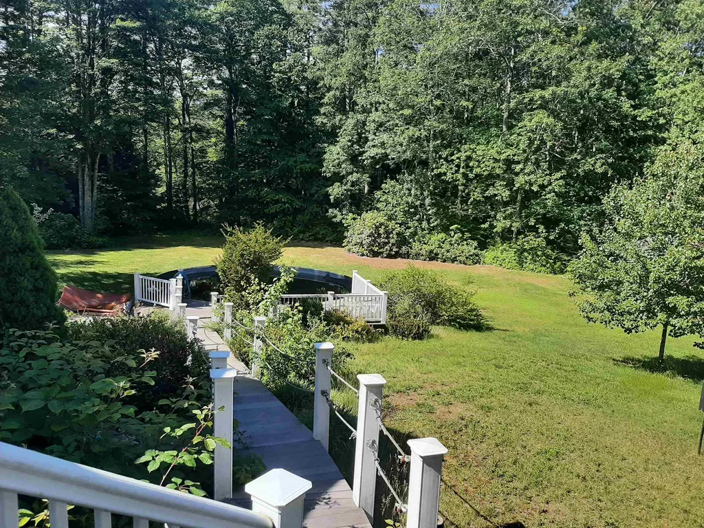 21 Peninsula Drive Epping NH 03042