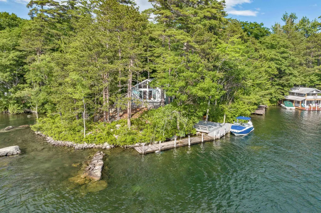 40 Treasure Island Alton NH 03810